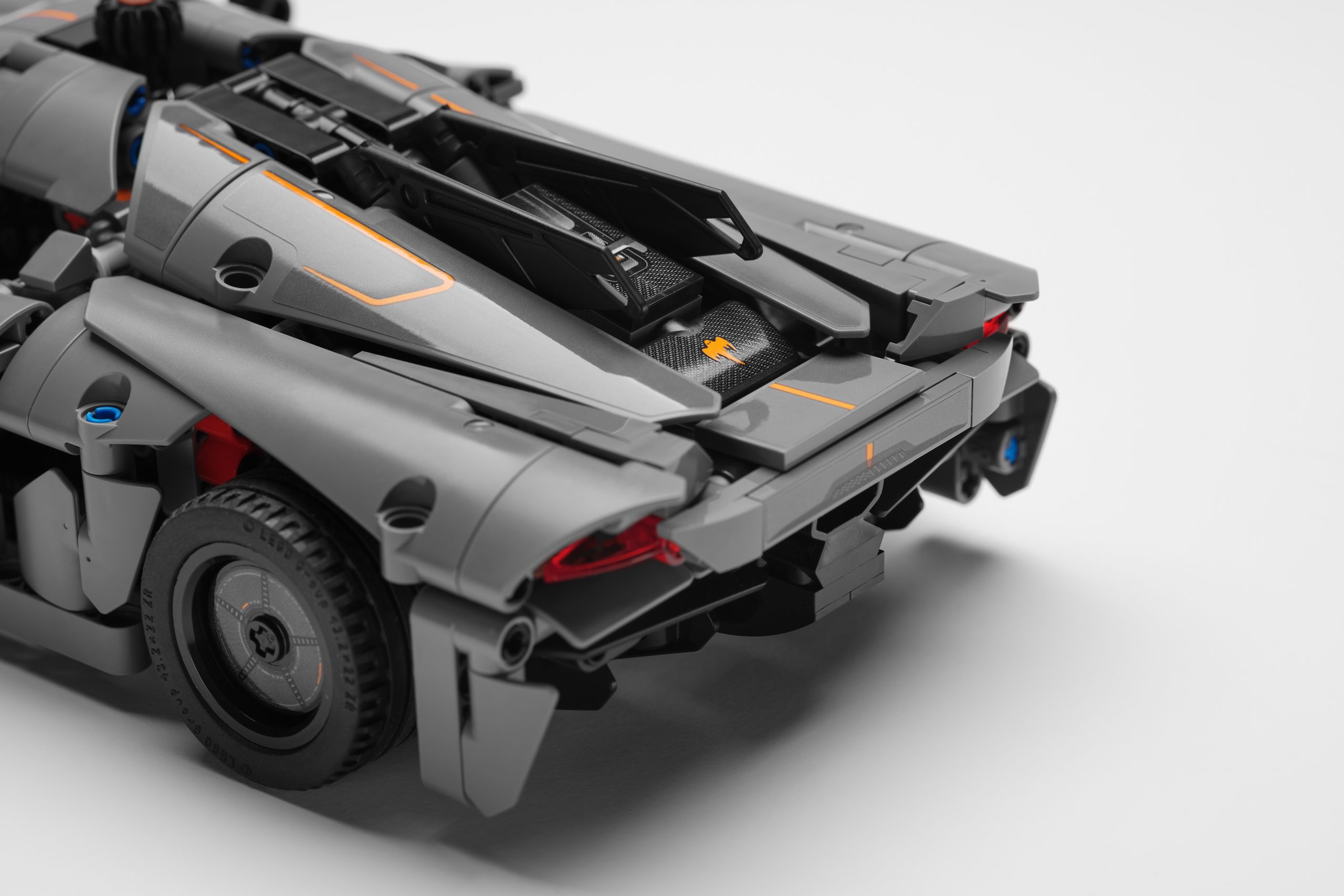LEGO Technic Jesko Absolut Grey - Image 3