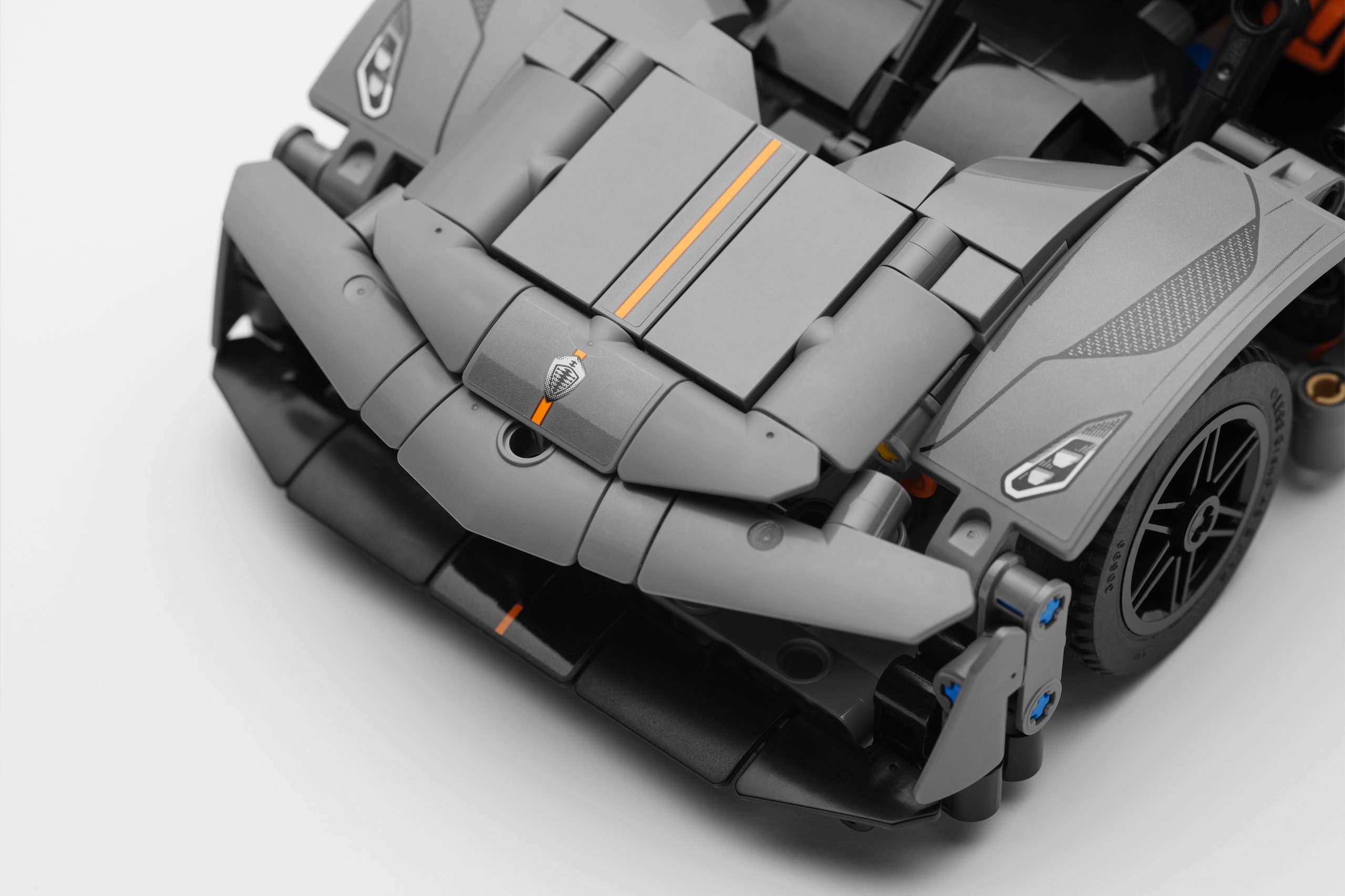 LEGO Technic Jesko Absolut Grey - Image 2