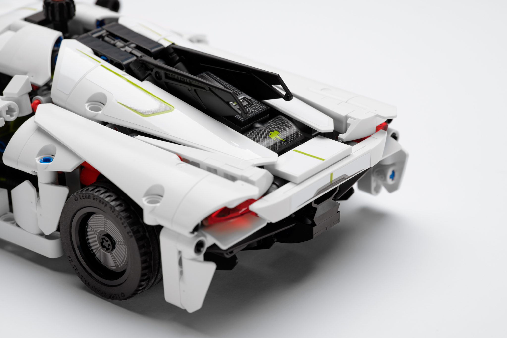 Lego Technic Jesko White - Image 6